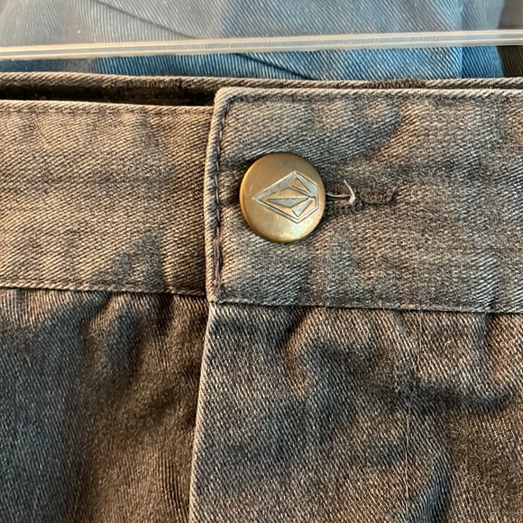 Men’s Volcom Frickin Chino Shorts - Picture 4 of 5